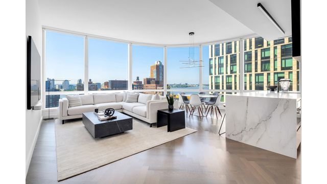 Listing photo 1 of 6