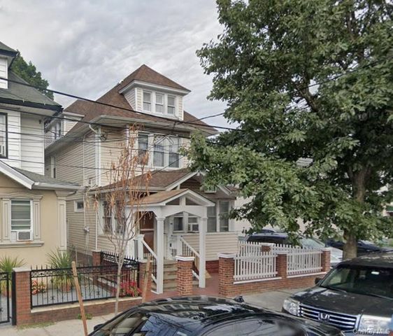 Listing photo 1 of 2
