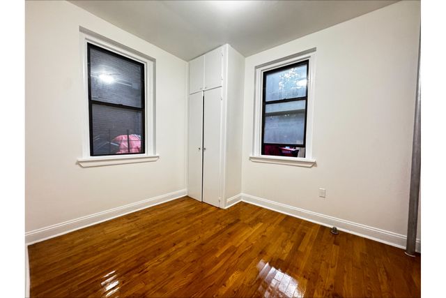 Listing photo 1 of 4