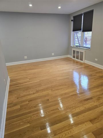 Listing photo 1 of 6