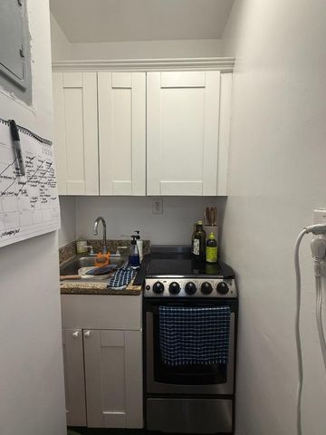 Listing photo 1 of 4