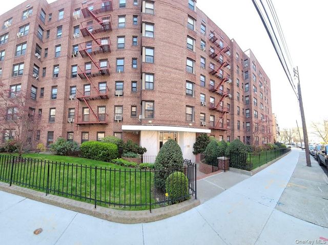 Listing photo 1 of 17