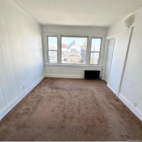 Listing photo 1 of 6