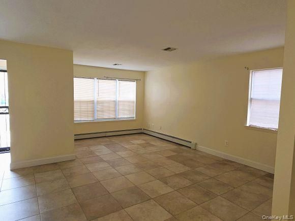 Listing photo 1 of 6