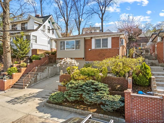 Listing photo 1 of 6