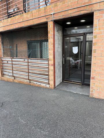 Listing photo 1 of 6