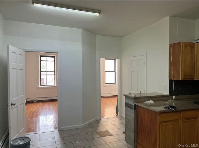 Listing photo 1 of 6
