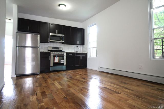 Listing photo 1 of 6