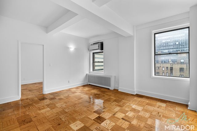 Listing photo 1 of 6
