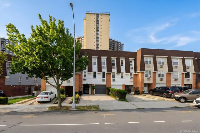 Listing photo 1 of 6