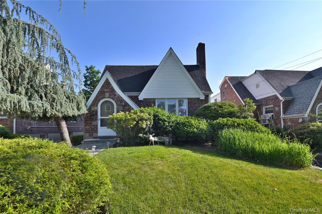 Listing photo 1 of 6