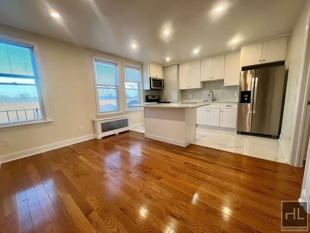 Listing photo 1 of 6