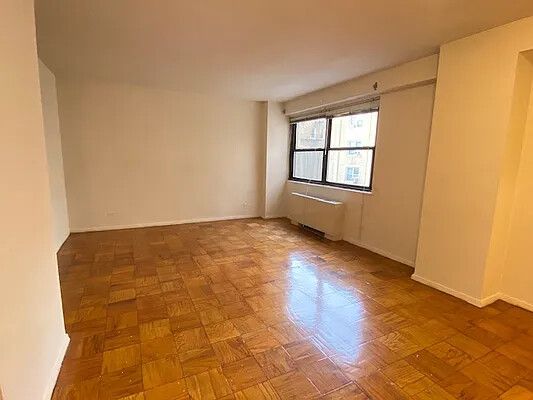 Listing photo 1 of 6