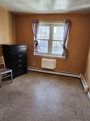 Listing photo 1 of 6