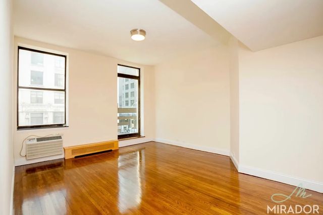 Listing photo 1 of 6