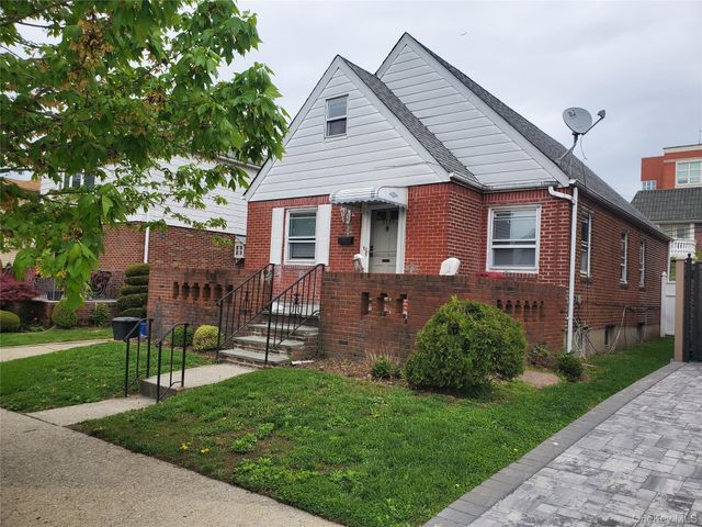 Listing photo 1 of 6