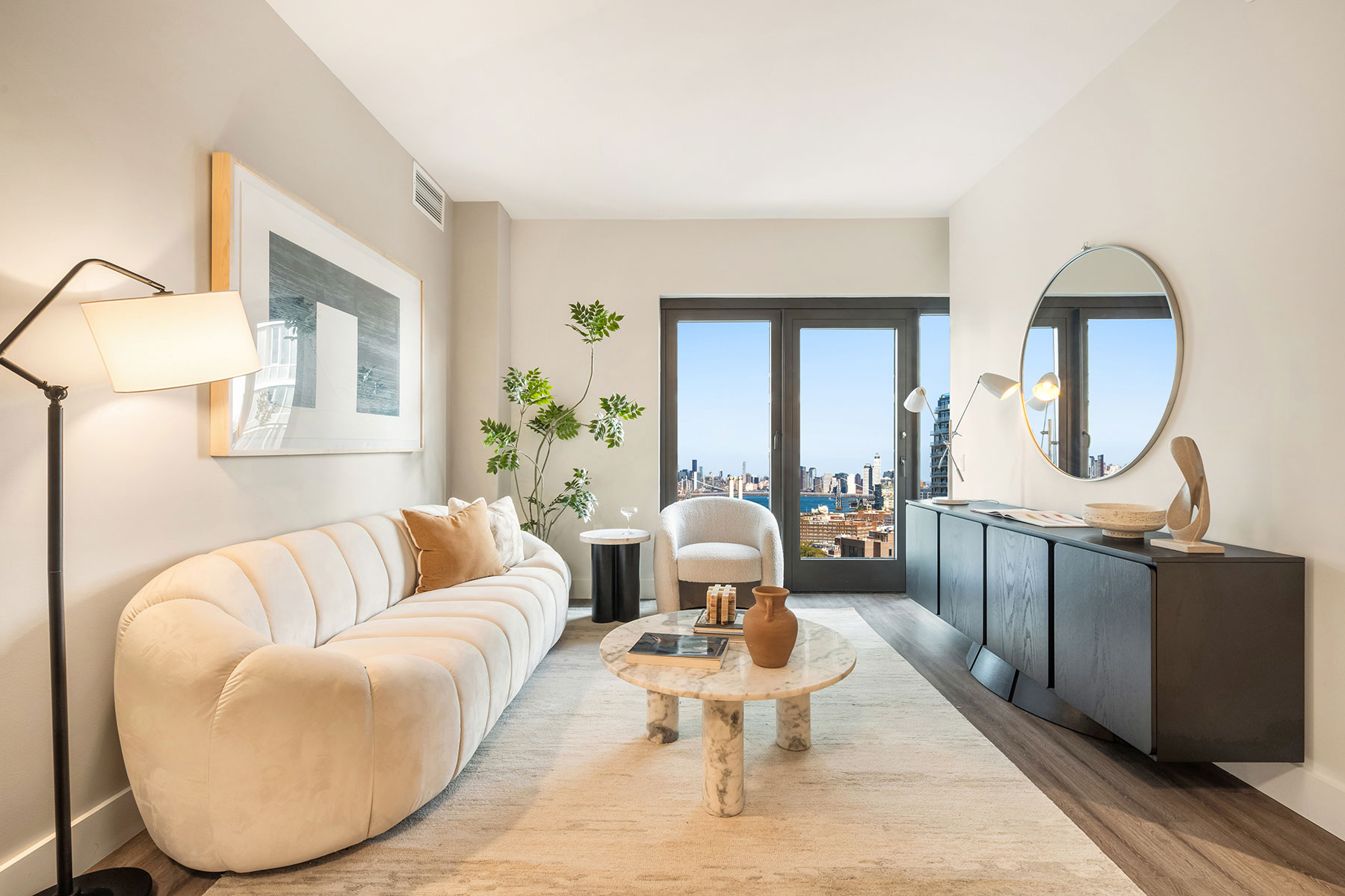 Listing photo 1 of 9