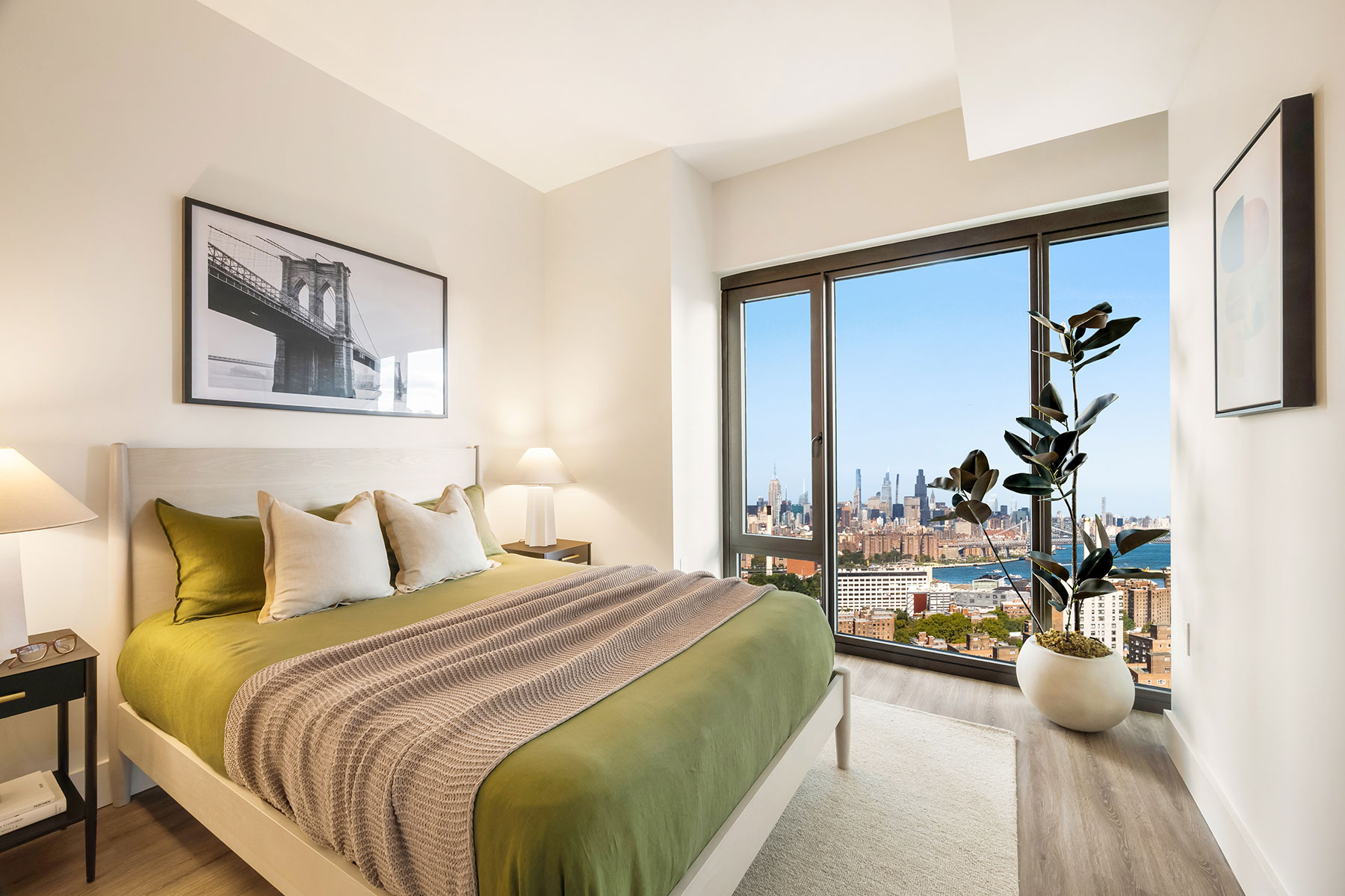 Listing photo 1 of 8