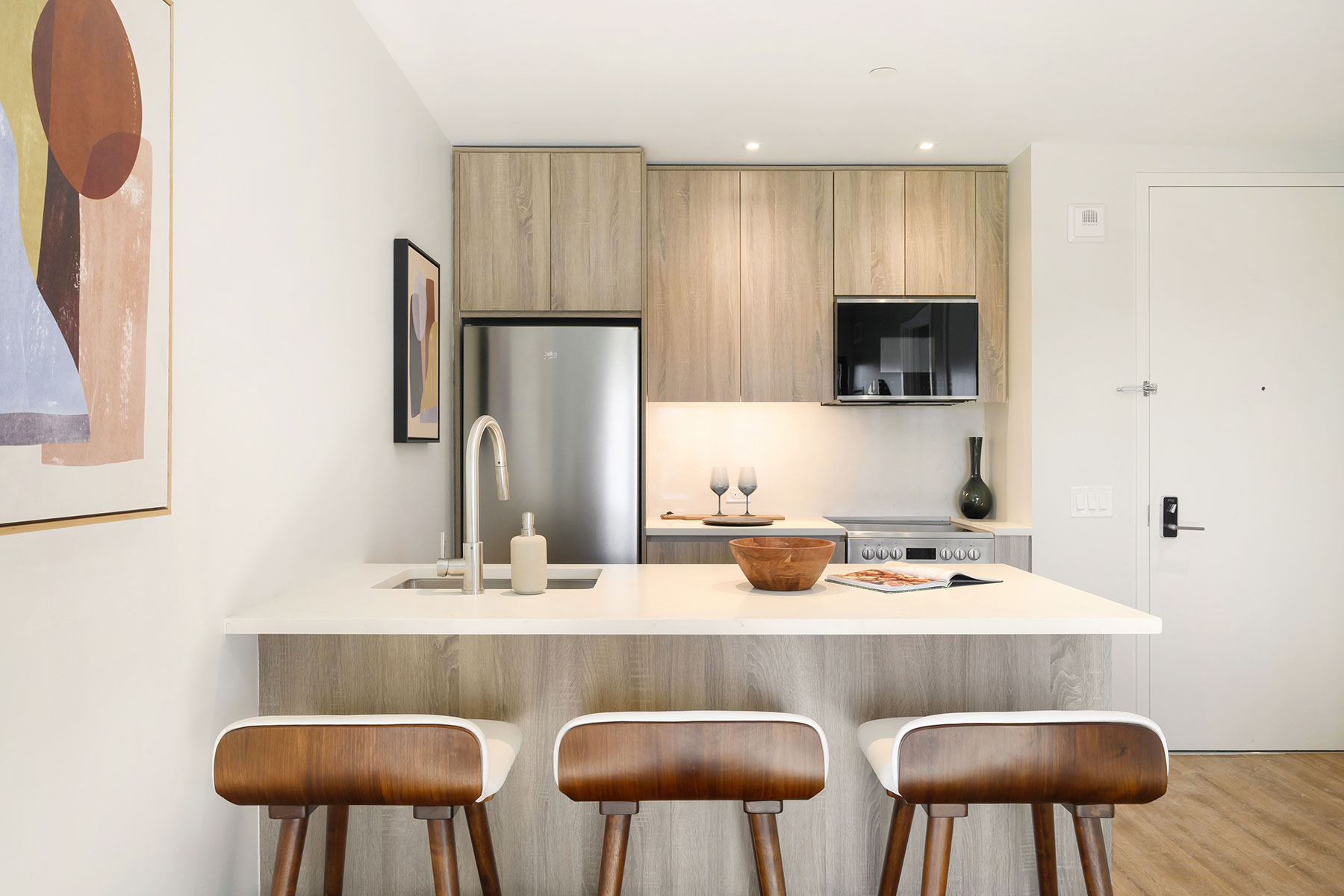 Listing photo 1 of 7