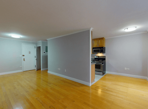 Listing photo 1 of 9