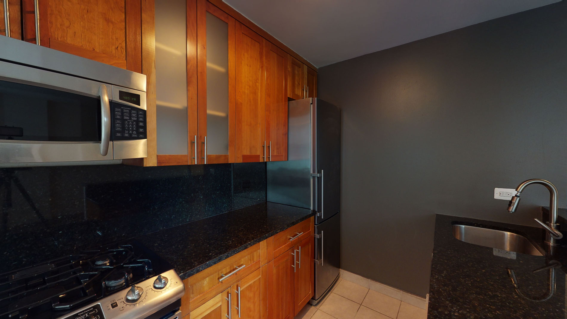 Listing photo 1 of 5