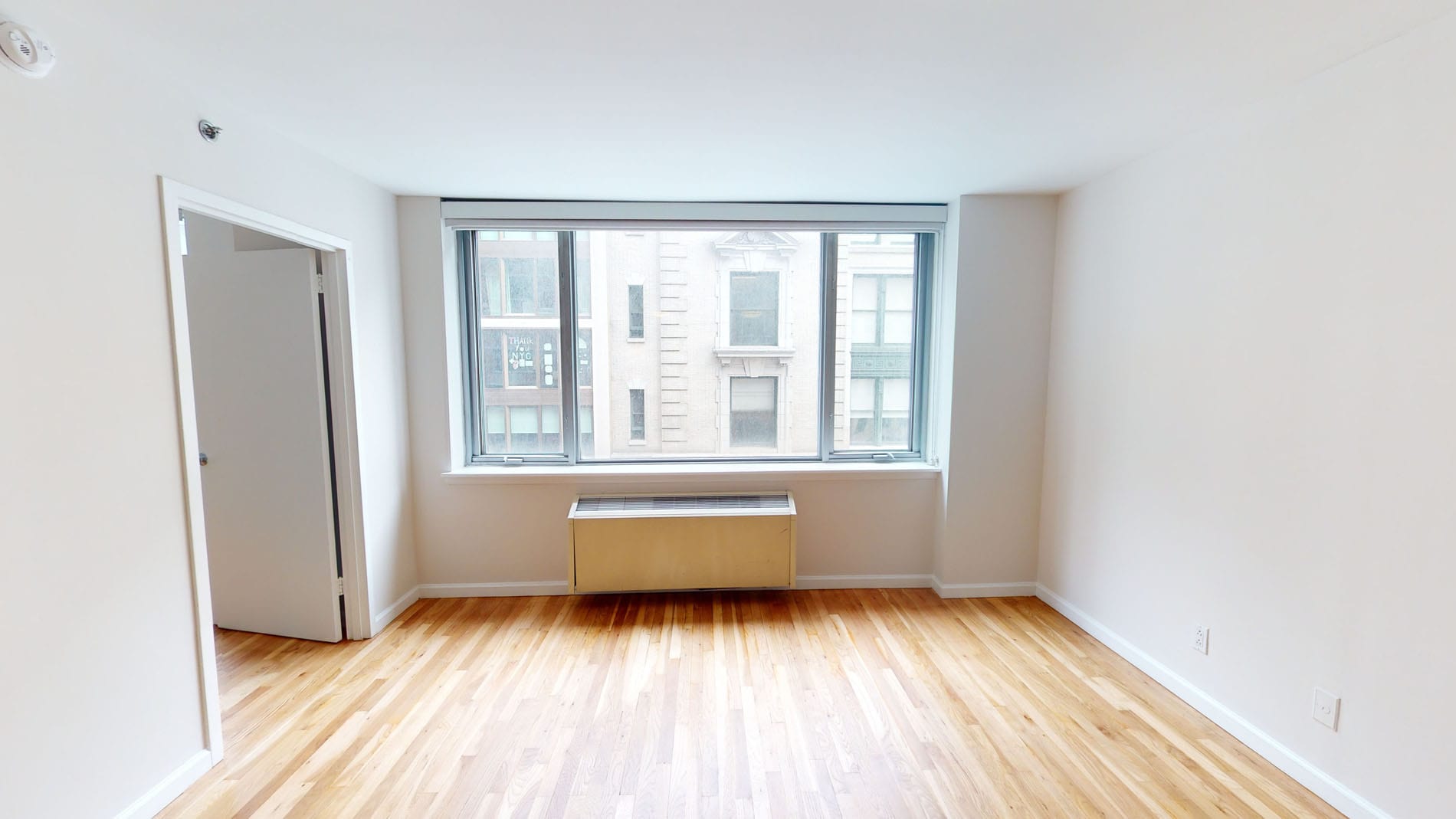 Listing photo 1 of 7