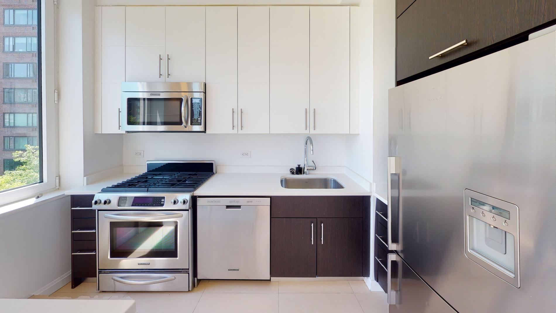 Listing photo 1 of 6